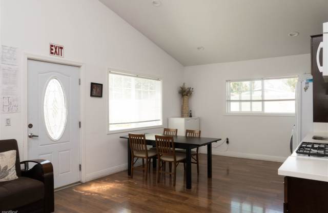 8673 Canterbury Avenue Gallery 4