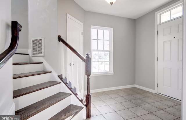 3808 HANSBERRY COURT NE Gallery 3