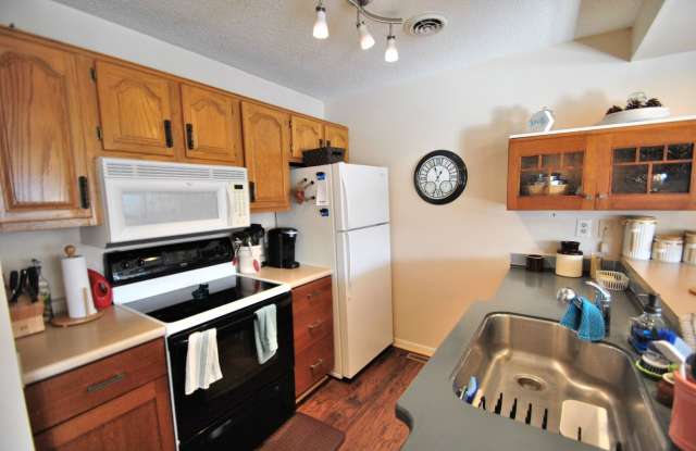 LAKEFRONT AND ONE LEVEL *Utilities Included*  Lease available 11/1-5/31/27 only Gallery 3