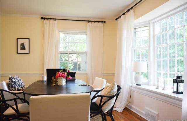 81 Maple Avenue South Gallery 4
