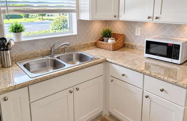 2832 CROSLEY Drive W Gallery 4