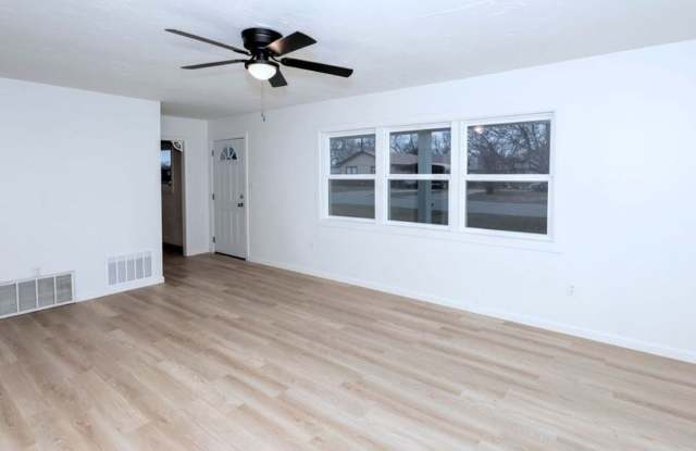 Welcome to 1941 W Spruce Ave! Gallery 4