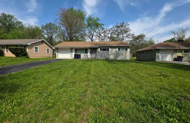 Charming 3-Bedroom Retreat with Spacious Backyard! photos photos