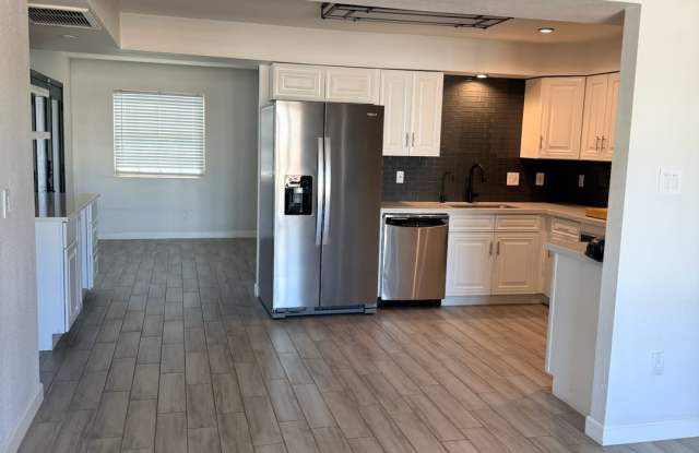 5247 West Lupine Avenue Gallery 4