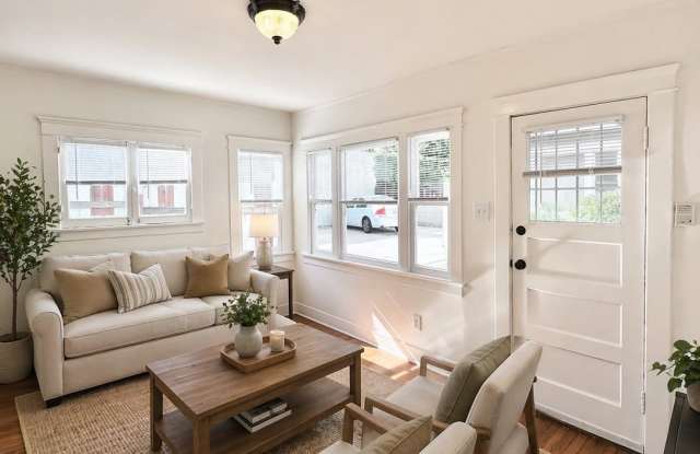 1223 N Fairfax Ave photos photos