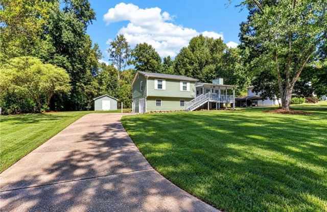 2932 Brett Circle NW Gallery 1