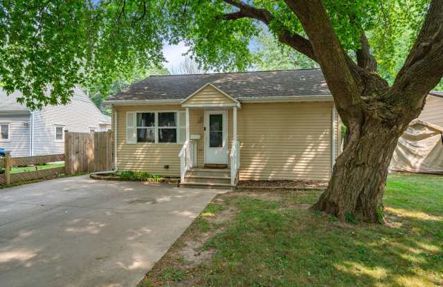 UPDATED 3 BR/1 BATH CENTRALLY LOCATED IN GREEN BAY photos photos