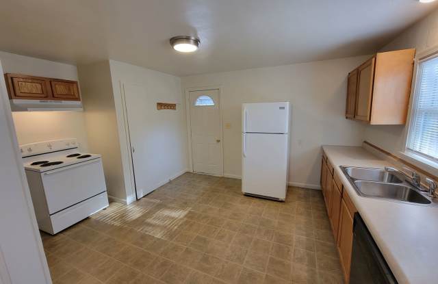 1511 10th Ave photos photos