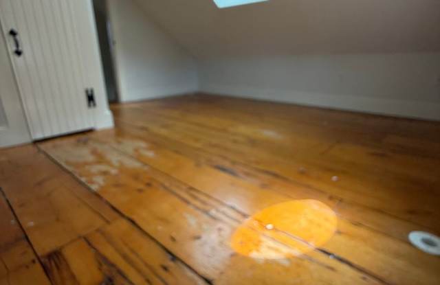 2 bedroom ,1 bathroom unit at an historic property in Dennis Port, Ma. photos photos