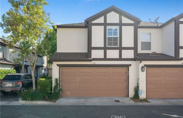 32 Three Vine - 32 Three Vines Court, Ladera Ranch, CA 92694