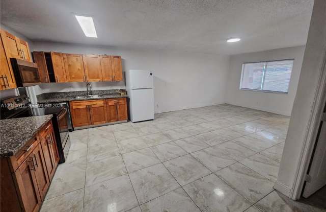 5615 NW 27th Ct photos photos