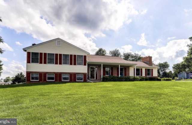 1715 DEER PARK ROAD Gallery 2