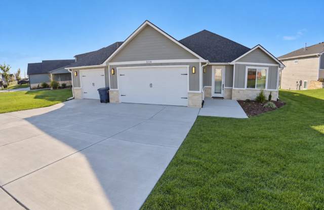 Nearly New Home + Stainless Steel Appliances + Vaulted Ceilings + Stunning Sunset Views! Available October 23rd! Gallery 3