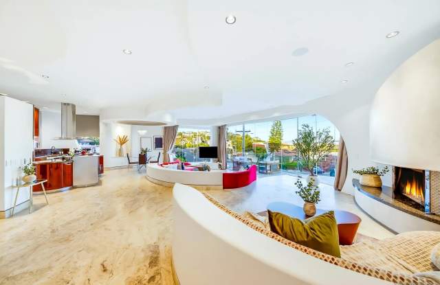 1676 Plum Gallery 3