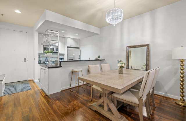 585 North Rossmore Avenue photos photos