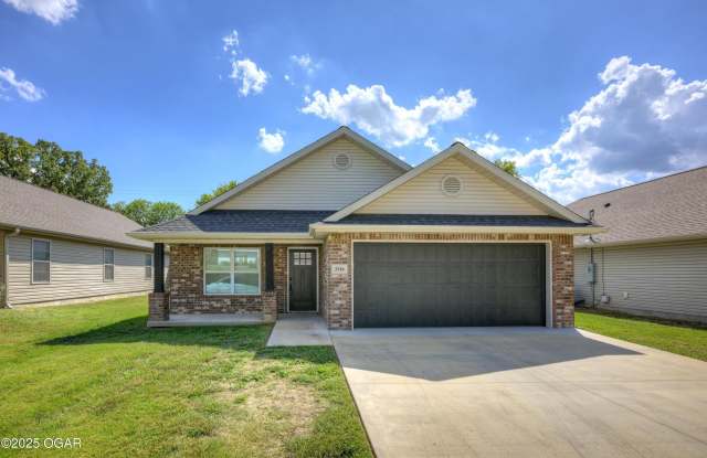 2116 Nashville Street - 2116 Nashville Street, Joplin, MO 64801