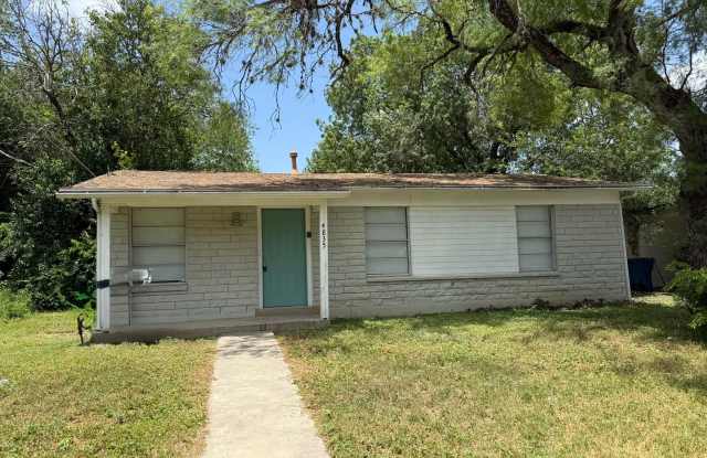Charming 3-Bedroom Home with Hardwood Floors & Spacious Backyard photos photos Charming 3-Bedroom Home with Hardwood Floors & Spacious Backyard photos photos