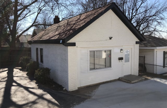 2112 1/2 E 15th Street - 2112 East 15th Street, Tulsa, OK 74104