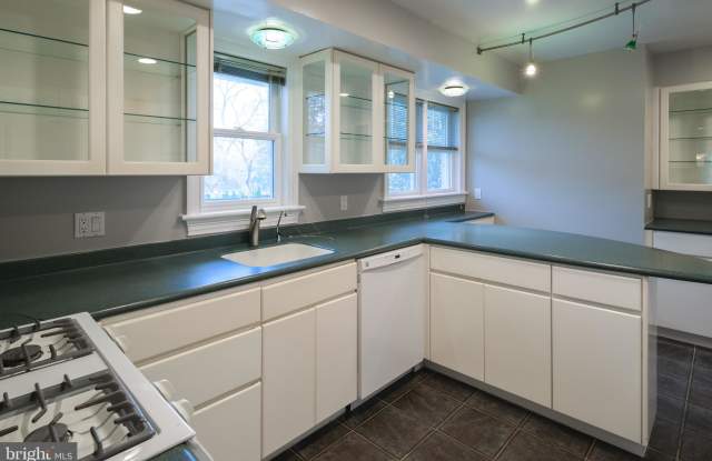 1484 WAGGAMAN CIRCLE Gallery 4