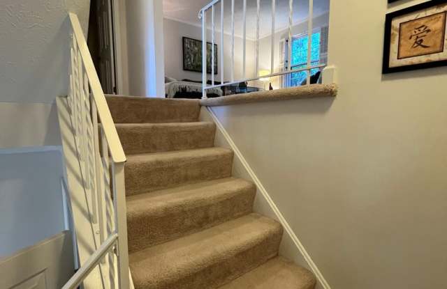 Robinson 2 Bed, 2.5 Bath Townhouse in Private Community Gallery 3