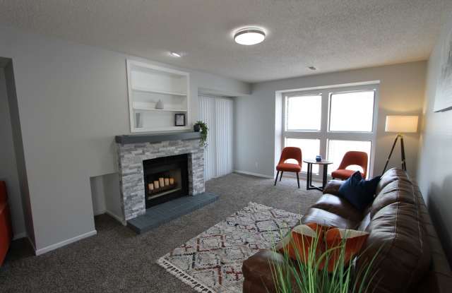 The Ellis Point! Spacious and updated apartment homes in Ralston! photos photos