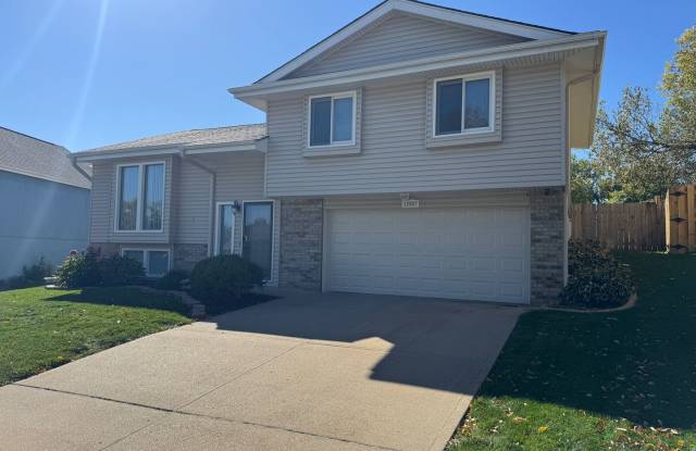 Omaha Rental Home Offering Modern Updates  Comfortable Living! photos photos