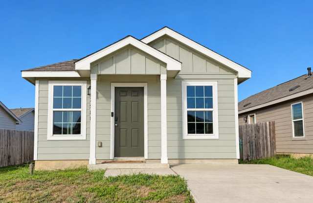 Charming 3BR Home with Open Floor Plan Near Lackland AFB & SeaWorld Gallery 3