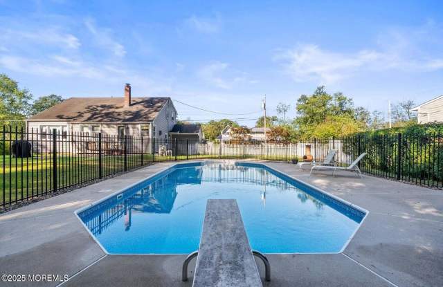 23 Barbara Lane - 23 Barbara Lane, Oakhurst, NJ 07755