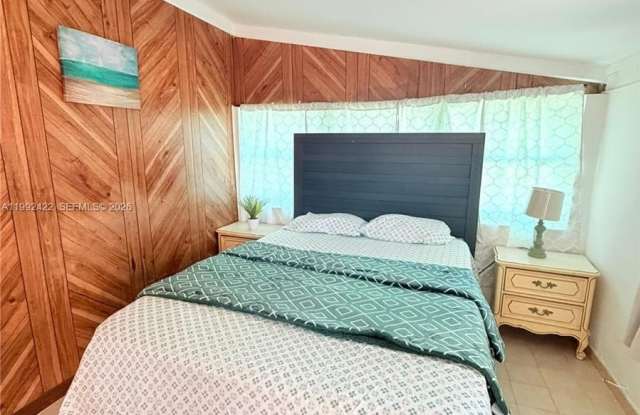 19631 NE 12th Ct photos photos