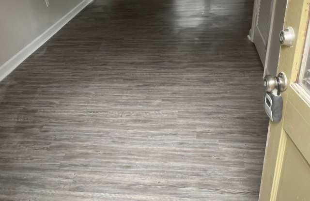 Two Bedroom 1.5 Bath Townhome for Rent Gallery 3