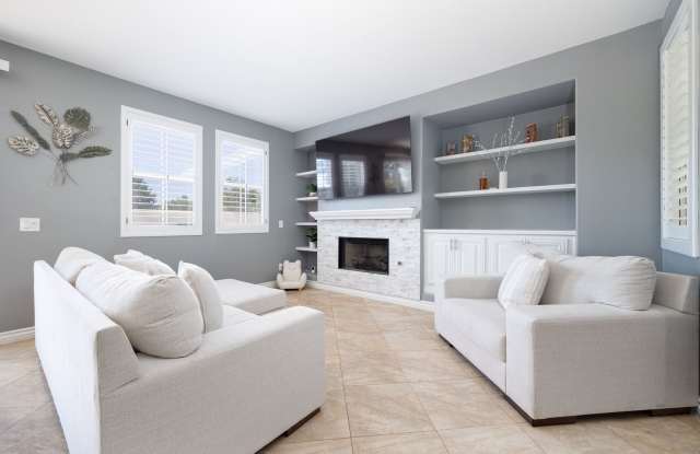 Live Big in Eastlake! This is the ONE. Gallery 4