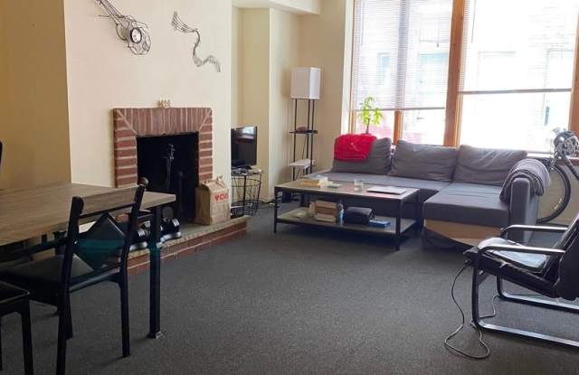 325 S JUNIPER ST #2ND FLOOR Gallery 2