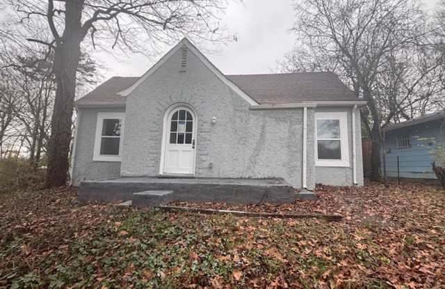 Knoxville 37914 - 3 bedroom 1 bath - call Howard Grower 865-705-0969 - 2821 Selma Avenue, Knoxville, TN 37914