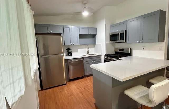 1080 98th St photos photos