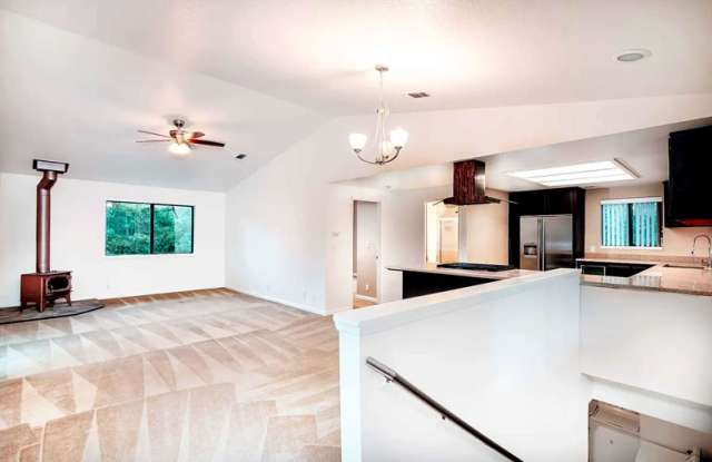 6571 Summerhill Road Gallery 3