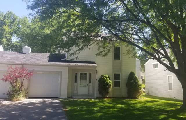3 Bedroom 1.5 Bath Townhouse with a 1 Car Garage - 3 Colombard Court, Redlands, CO 81507