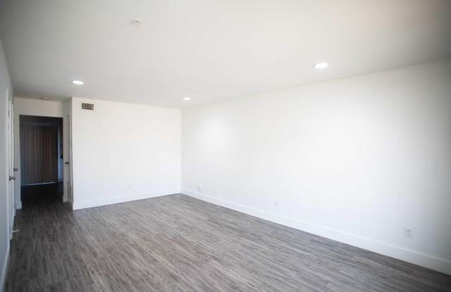 1920 Sanford Drive Gallery 3