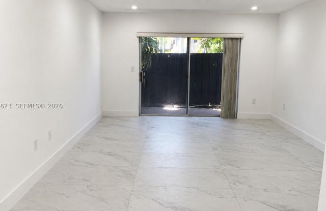 9107 SW 137th Ter Gallery 4