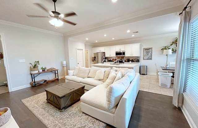 3 Bedroom House Near LSU in Lake Villas photos photos