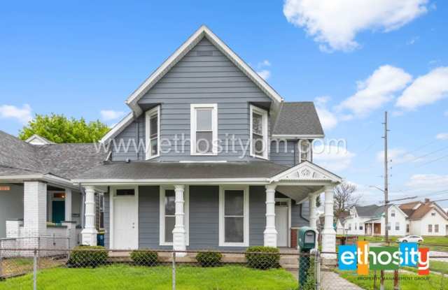 1701 Woodlawn Avenue Gallery 2