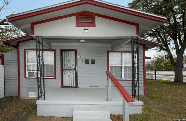1731 E Carson St - 1731 East Carson Street, San Antonio, TX 78208