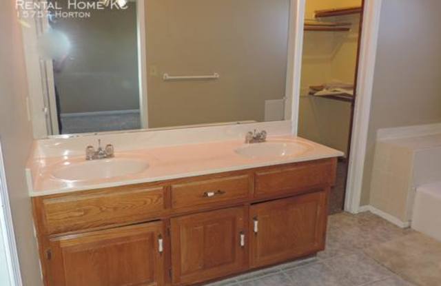 15757 Horton Gallery 2
