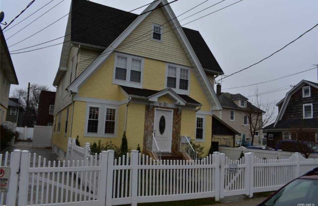 10 Van Cott Avenue - 10 Vancott Avenue, Hempstead, NY 11550