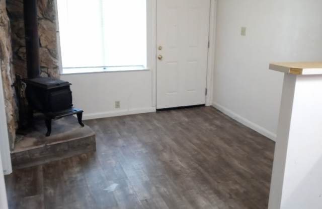 3232 Lakeshore Blvd - 3232 Lakeshore Boulevard, North Lakeport, CA 95453