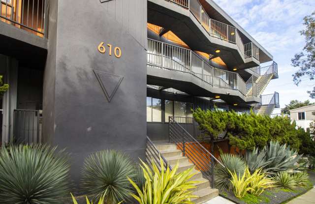 610 Clipper Gallery 2