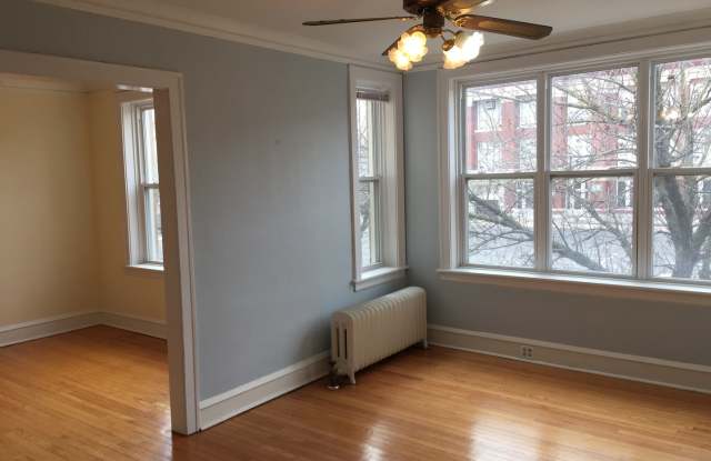4517 North HAMLIN Avenue Gallery 4