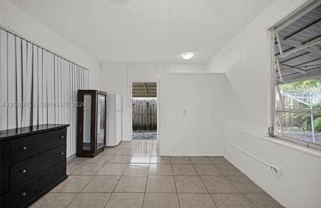 5069 NW 41st Ct Gallery 1