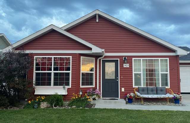 Charming Heights Home - 1423 Watson Peak Road, Billings, MT 59105