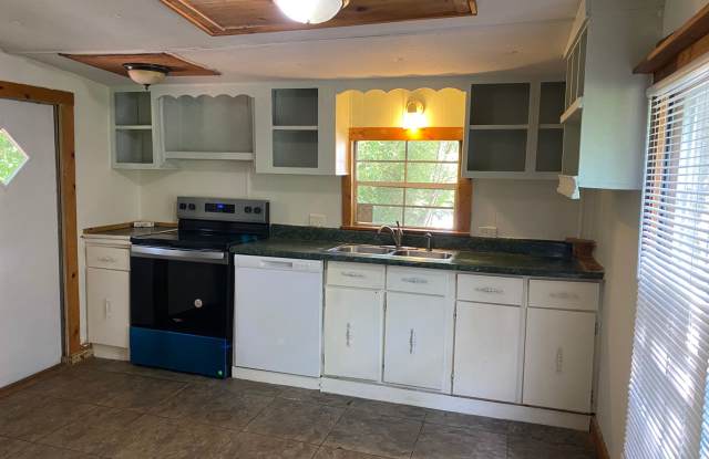 474 WHITEHALL ROAD | 2 BED 1 BATH BUNGALOW photos photos