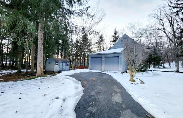 Beautiful and large cape off 611 in Paradise township! - 239 Rock Ridge Road, Monroe County, PA 18344